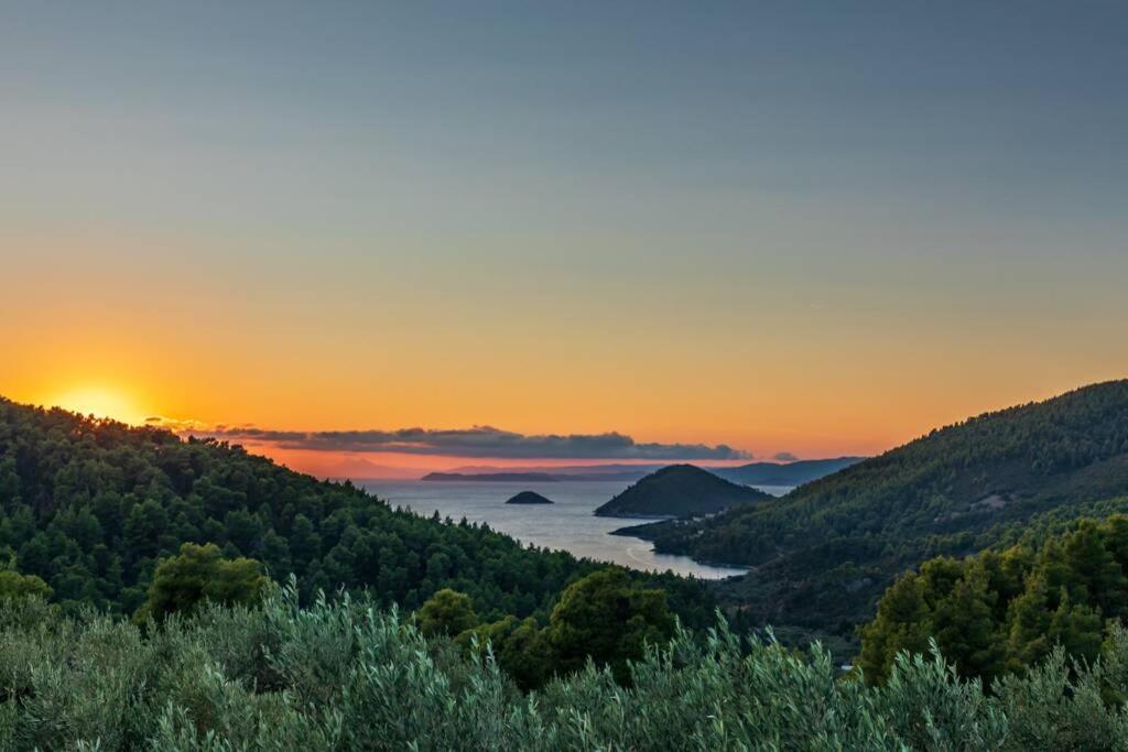 Nina-Myrtia Countryside House Skopelos Ditropo Eksteriør bilde