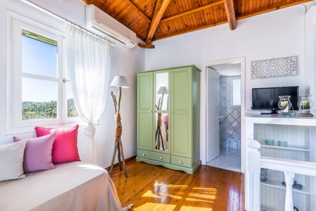 Nina-Myrtia Countryside House Skopelos Ditropo Eksteriør bilde